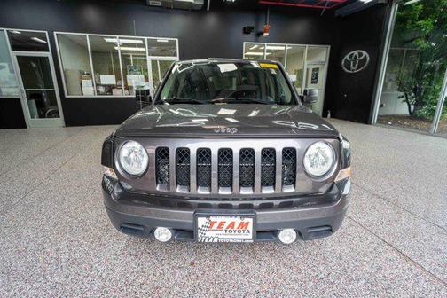 Granite Crystal Metallic Clearcoat 2015 Jeep Patriot High Altitude Edition