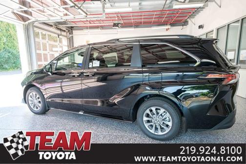 2025 Toyota Sienna XLE 7 Passenger