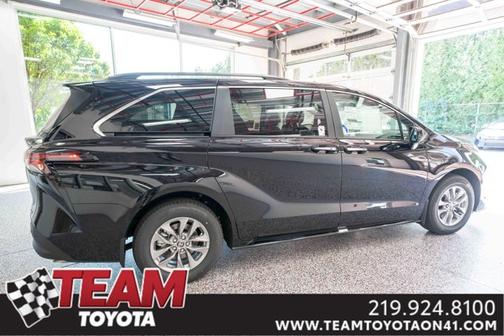 2025 Toyota Sienna XLE 7 Passenger