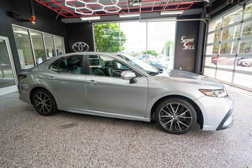 Celestial Silver Metallic 2024 Toyota Camry SE