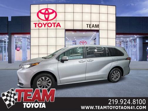 2024 Toyota Sienna LE