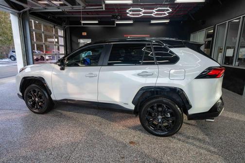 2025 Toyota RAV4 Hybrid SE