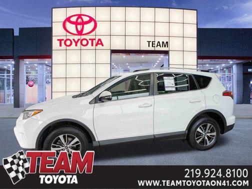 Super White 2018 Toyota RAV4 XLE