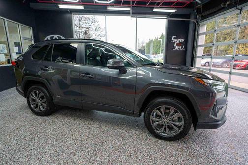 2024 Toyota RAV4 Hybrid XLE Premium
