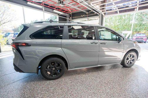 2025 Toyota Sienna Woodland Edition