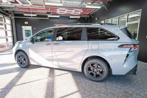 2025 Toyota Sienna Woodland Edition