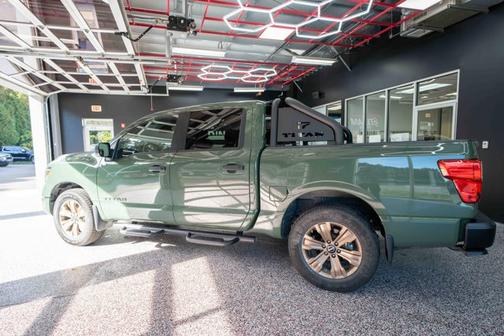 2024 Nissan Titan SV