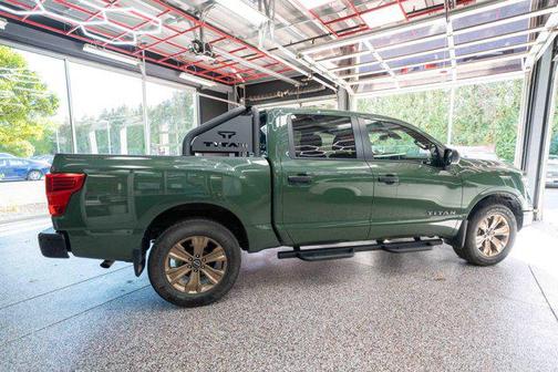 2024 Nissan Titan SV