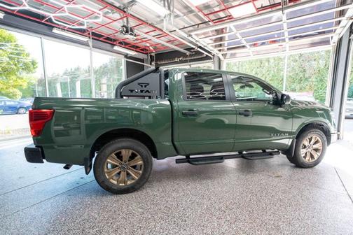 2024 Nissan Titan SV