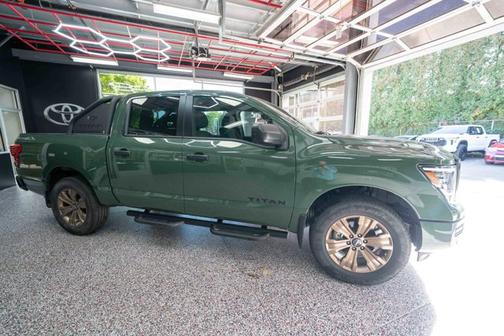 2024 Nissan Titan SV