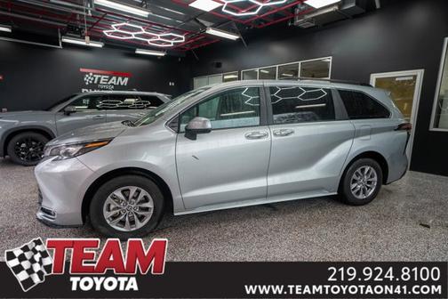 2024 Toyota Sienna XLE