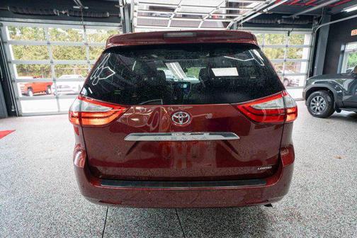 2016 Toyota Sienna Limited Premium