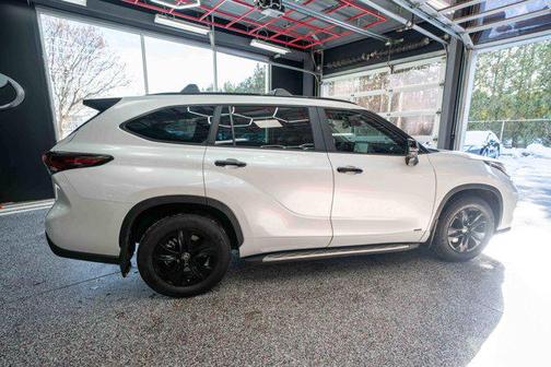 2025 Toyota Highlander Hybrid XLE