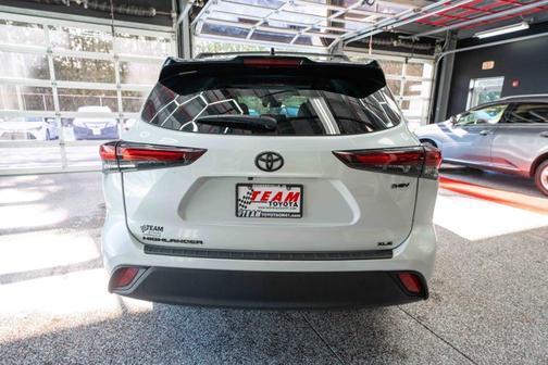 2025 Toyota Highlander Hybrid XLE