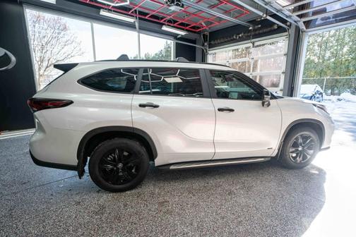 2025 Toyota Highlander Hybrid XLE