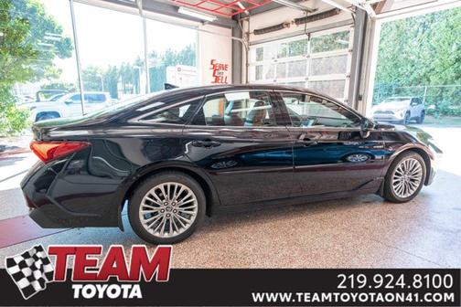 2019 Toyota Avalon Hybrid Limited