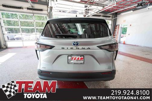 2024 Toyota Sienna LE