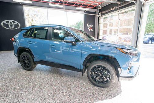 2025 Toyota RAV4 Hybrid SE