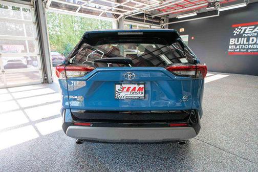 2025 Toyota RAV4 Hybrid SE