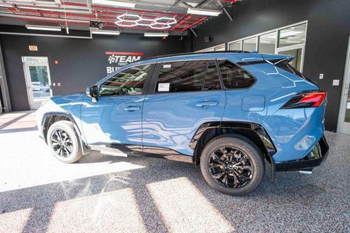 2025 Toyota RAV4 Hybrid SE