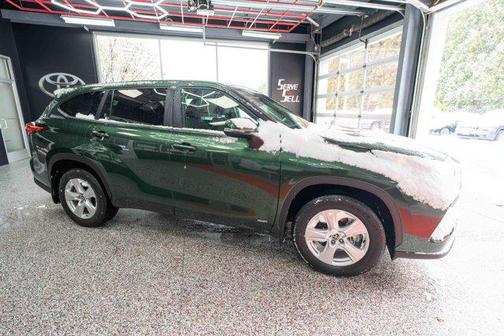 2023 Toyota Highlander Hybrid LE