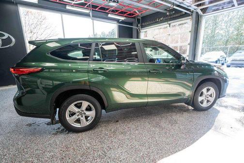 2023 Toyota Highlander Hybrid LE