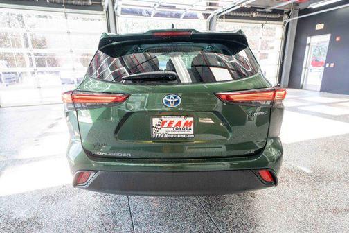 2023 Toyota Highlander Hybrid LE