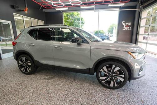 Gray 2024 Volvo XC40 Plus Dark Theme