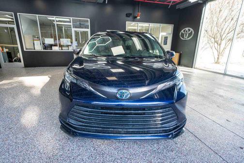 2021 Toyota Sienna LE