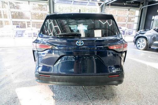 2021 Toyota Sienna LE