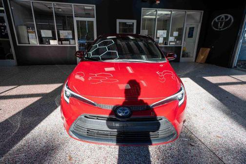 2024 Toyota Corolla Hybrid LE