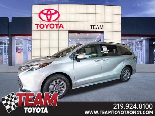 2025 Toyota Sienna LE