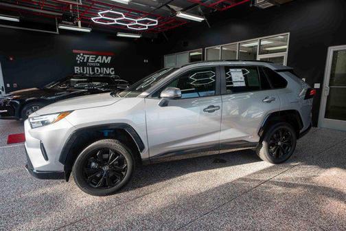 2023 Toyota RAV4 Hybrid SE