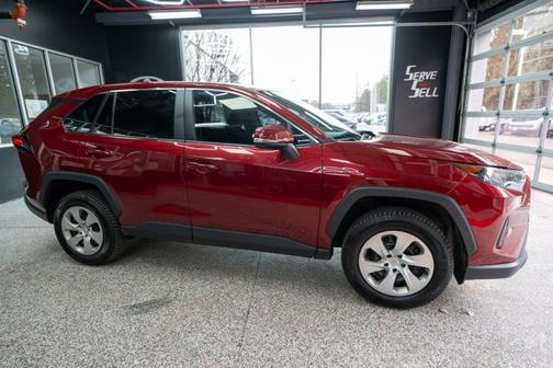 2022 Toyota RAV4 LE