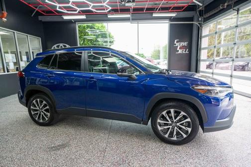 Blue Crush Metallic 2025 Toyota Corolla Cross XLE