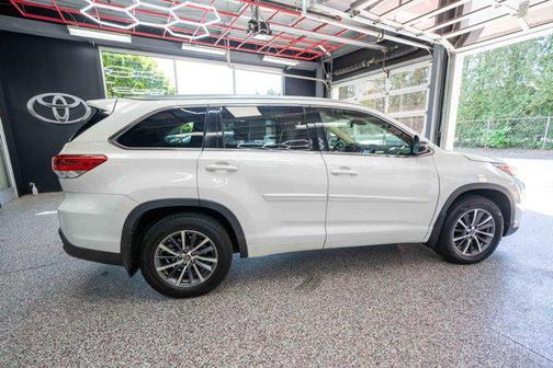 Blizzard Pearl 2018 Toyota Highlander XLE