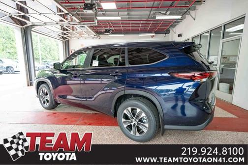 2025 Toyota Highlander XLE