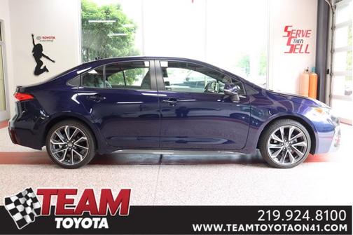Photo 2 of 36 of 2020 Toyota Corolla SE
