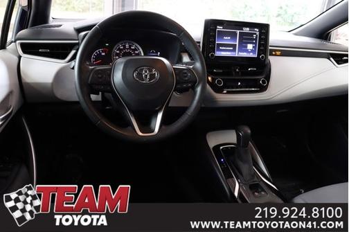 Photo 3 of 36 of 2020 Toyota Corolla SE