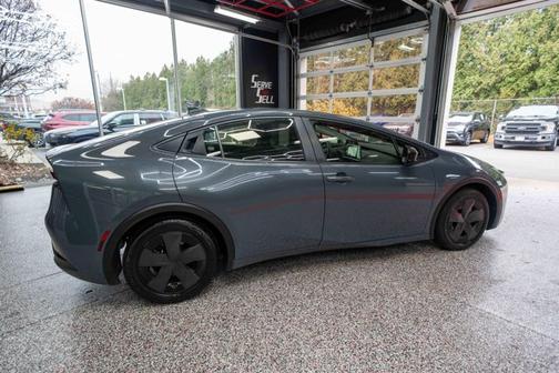 2024 Toyota Prius LE