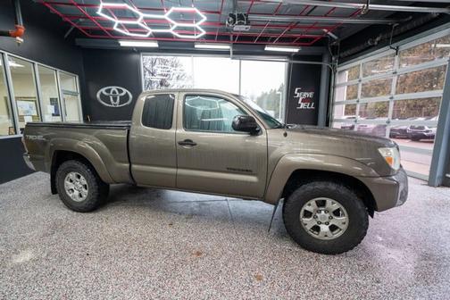 2013 Toyota Tacoma Base