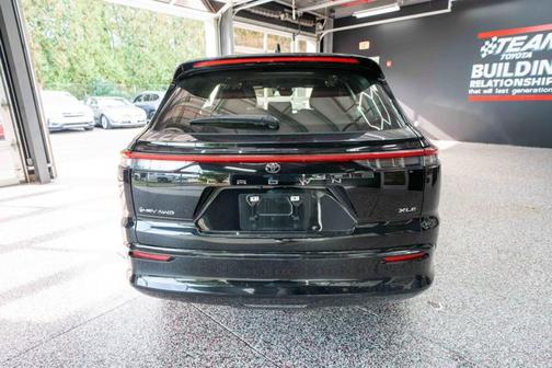 2025 Toyota Crown Signia XLE