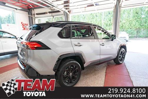 2022 Toyota RAV4 Hybrid SE