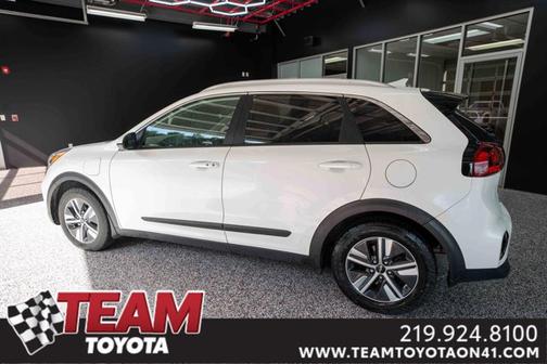 2022 Kia Niro LXS