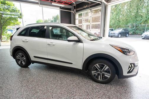 2022 Kia Niro LXS