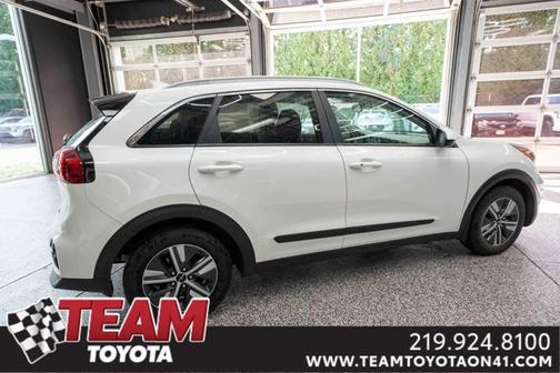 2022 Kia Niro LXS