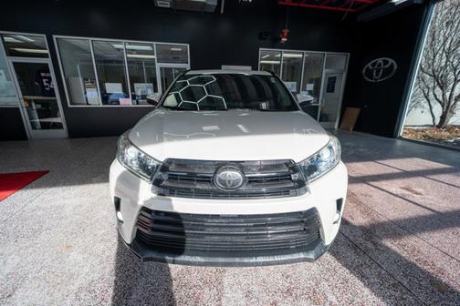 2017 Toyota Highlander SE