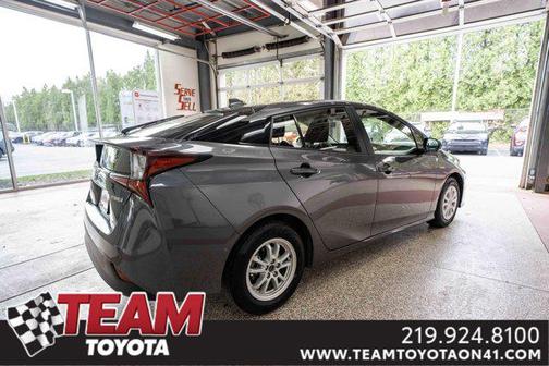 2022 Toyota Prius LE