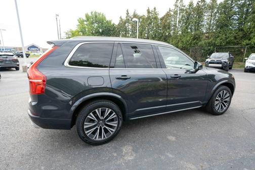 2021 Volvo XC90 T5 Momentum