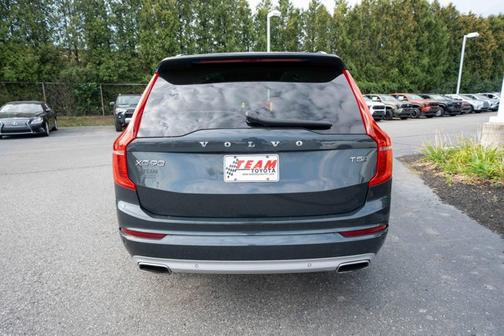 2021 Volvo XC90 T5 Momentum